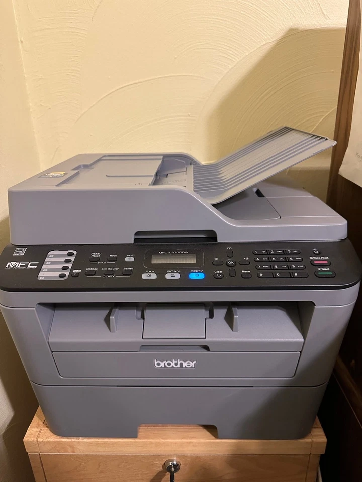 Impresora láser compacta todo en uno Brother MFCL2700DW ¡con tóner Brother gratis!  Foto 1 de 4