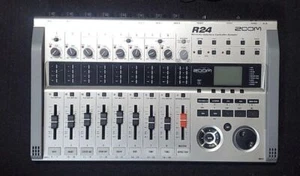 Zoom R24 Digital Interface Controller Multi Track Recorder 24 Tracks 8in 2out - Picture 1 of 4