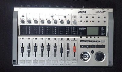 Zoom R24 Digital Interface Controller Multi Track Recorder 24 Tracks 8in 2out - Image 1 of 4