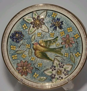 Vintage Henri Bequet PIATTO MAIOLICA uccellino fiori bordo oro appendiabiti Quaregnon Belgio - Foto 1 di 18