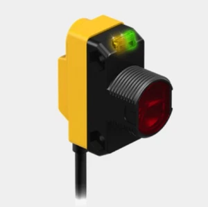 Banner QS18VP6FF50Q5 71876 World-Beam QS18 Fixed-Field Sensor, Range 50 mm - Picture 1 of 1