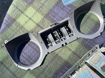 Cuadro de instrumentos Jaguar XJS V12 serie 2 bisel frontal 102 k Foto 1 de 4