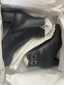 Salvatore Ferragamo Womens Smooth Cassaro Leather Grey Ankle Boots Size 7 1/2 - Picture 1 of 12