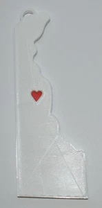 DELAWARE STATE OUTLINE DOVER ADORNO CORAZÓN ROJO VACACIONES NAVIDAD EE. UU. PR244-DE - Imagen 1 de 5
