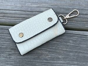 DEYYA Unicorn Leather Key Case Wallets Unisex Keychain Key Holder with 6 Hooks Snap Closure 