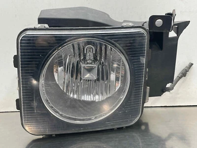 2010 Hummer H3 OEM Driver Left Headlight Lamp Assembly LH 15951163 2006 2010 - Image 1 of 4