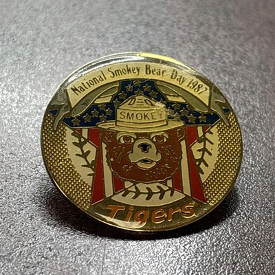 1987 National Smokey Bear Day Lapel Pin Detroit Tigers MLB Vintage - Image 1 of 2