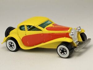 Vintage Hot Wheels Diecast #28  37 1937 Bugatti Yellow & Red 1989 WW Whitewall