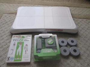 Nintendo Wii Fit Plus with Balance Board / 4 Riser Feet / Rechargeable Battery - Picture 1 of 3