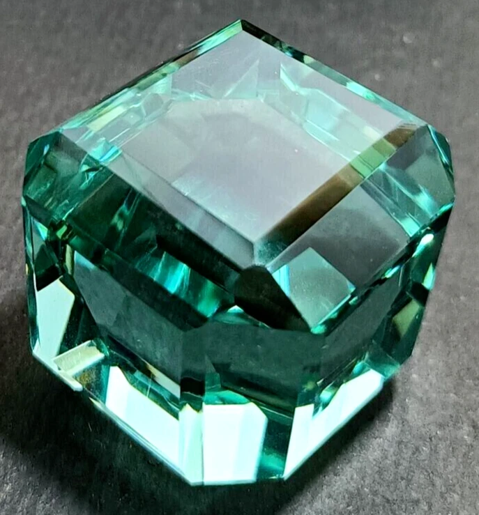 AAA+ Large Green Aquamarine 114.4 Ct. Cube Cut Loose Gemstone for Ring & Pendant - Image 1 of 4