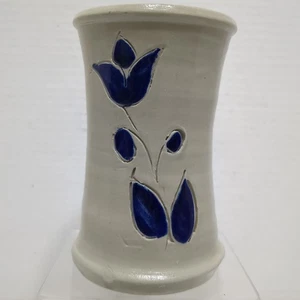 Williamsburg Pottery Salt Glazed Blue Vase Botanical Details 5 Tall Signed Vtg - Picture 1 of 9