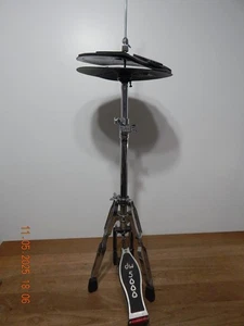 DW5000 Hi-Hat Pedal Stand CYMBAL DRUM 3 LEG - Picture 1 of 8