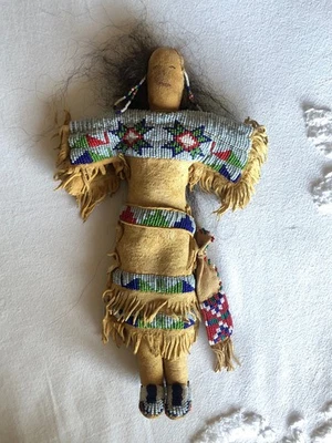 Muñeca Lakota Nativa Americana Hecha a Mano Años 1900, 12”, Cuentas Finas, Cabello Humano Foto 1 de 4