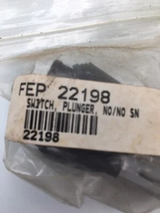 Ferris 5022198SM SWITCH, PLUNGER, NO/NO SNAP-IN H2220K IS2500Z - Picture 1 of 3