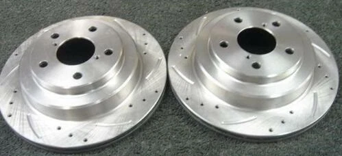 JUEGO DE DISCOS DE FRENO VENTILADOS RANURADOS TRASEROS PERFORADOS PARA SUBARU IMPREZA 2.0 TURBO P1 WRX Foto 1 de 3