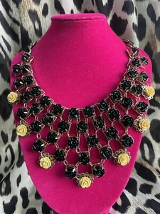 Betsey Johnson Fabulous Flowers Black Lucite Carved Yellow Rose Bib Necklace - Picture 1 of 8