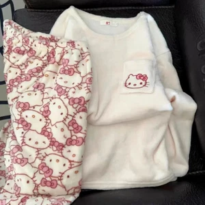 Hello Kitty Fleece Pajamas Long Sleeves & Pants Coral Fleece AOP Lounge Set LGE - Picture 1 of 16