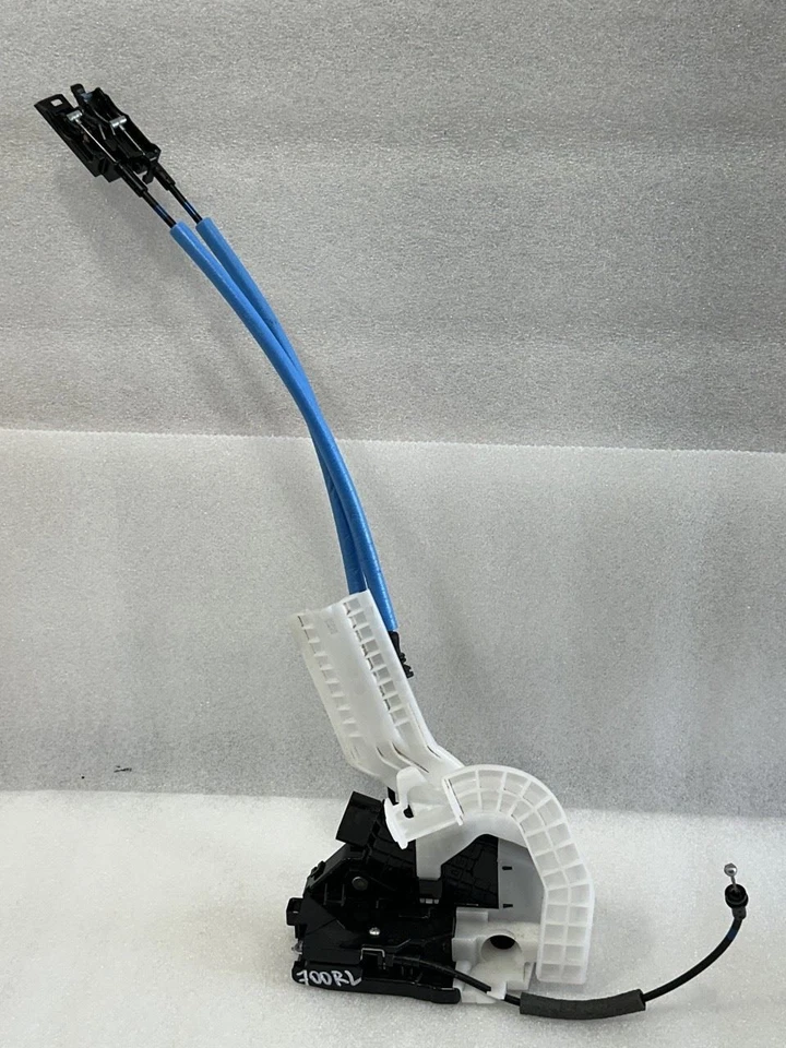 2016 2017 2018 2019 2020 2021 HYUNDAI TUCSON LEFT REAR DOOR LATCH LOCK ACTUATOR - Image 1 of 4