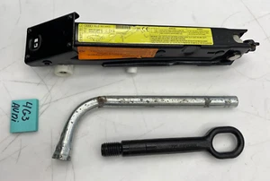 Audi A8 A8 L S8 2011-2018 conector de neumáticos de repuesto de emergencia con gancho de remolque y juego de llaves fabricante de equipos originales - Imagen 1 de 6