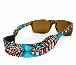 Croakies Brillenhalter rot Feder Sport Angeln Outdoor Neu mit Etikett - Bild 1 von 3