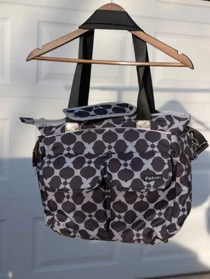 Bolsa de pañales para bebé iPack • Estampado gris • Bolso grande con bolsillos, correa para el hombro Foto 1 de 4