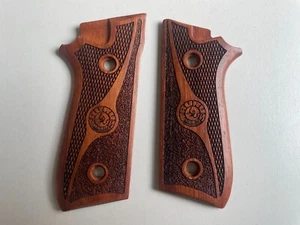 Neue Karo/Crave auf Hartholz Griffe für Taurus PT 92, 99,100,101 Decocker - Bild 1 von 5