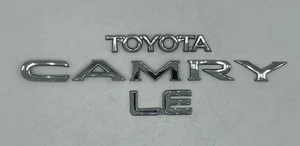 Toyota Camry Le 1992-1996 cromo tapa trasera emblema insignia símbolo placa de identificación - Imagen 1 de 20