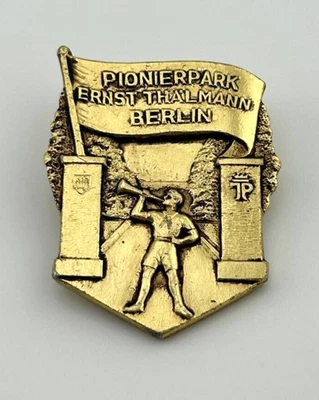 Insignia RDA Pionierpark Ernst Thälmann Berlín - Imagen 1 de 2