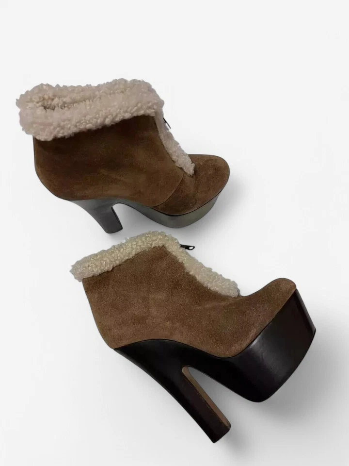 Hermosas botas marrones con suela gruesa de Dsquared2 EE. UU. 6/ REINO UNIDO 4/ UE 37 Foto 1 de 4