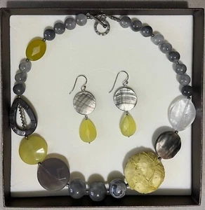 Collana e orecchini artigianali, nuovi - Foto 1 di 1