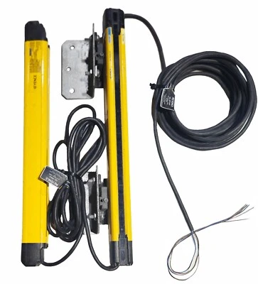 KEYENCE GL-R20H Safety Light Curtain Set Receiver & Transmitter + Cables/Bracket - Image 1 of 2