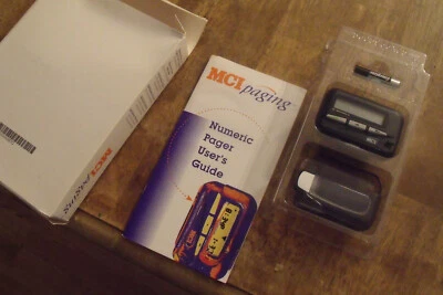 New Vintage Motorola Pager  with  Digital Display And Clip - Photo 1/4