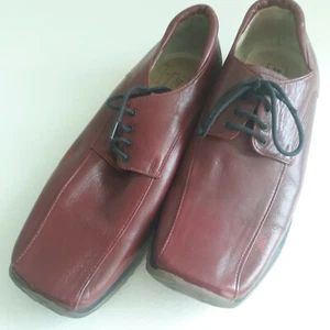 Casting lace up men's shoe in maroon - UK Size 6, US 7, EU 40 - Picture 1 of 5