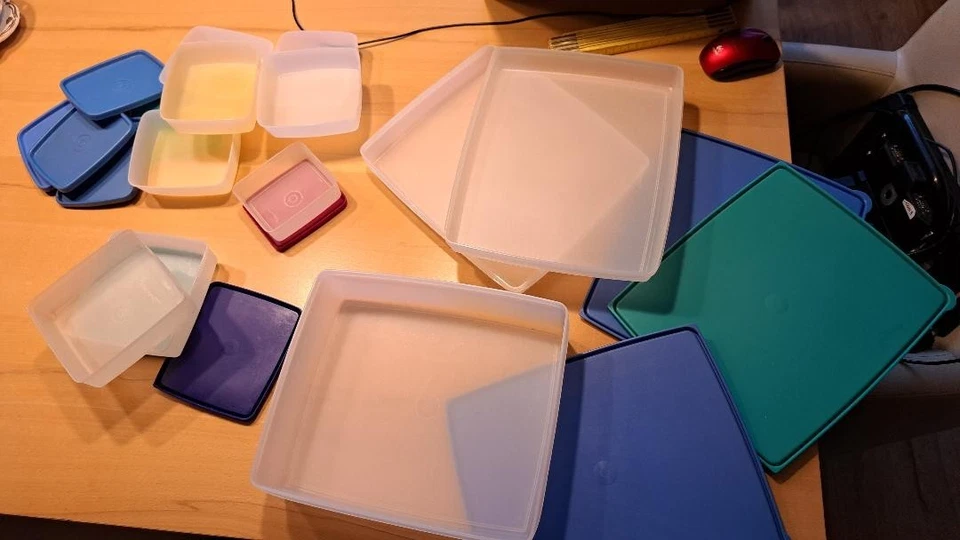 Tupperware 11 Gefrierdosen mit Deckel gebraucht verschieden Größen Tupper - Bild 1 von 1