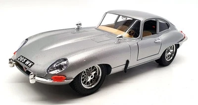 Burago 1/18 Scale Diecast 3038 - 1961 Jaguar E Coupe - Silver - Image 1 of 4