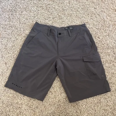 Oakley Green Men's Performance Fit Shorts (Size 32) Foto 1 de 4