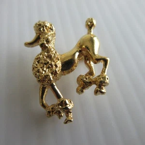 Vintage Monet Miniatur goldfarben stolzer tänzelnder Pudel Hund Anstecknadel Brosche - Bild 1 von 5
