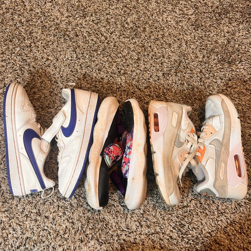 Kids Nike Air Force 1 and Air Max Shoes Bundle Size 1Y Under Armour Shoes - Image 1 of 4