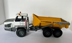 NEU Liebherr TA230 Modell 1:50 Conrad Dumper Muldenkipper - Bild 1 von 1