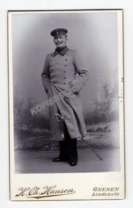 Portrait - Offizier mit Mantel & Säbel - Bild 1 von 1