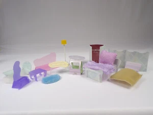 Lot Lil Bratz Loungin’ Loft Fold & Go Furniture & Funky Fashion Accessories I24 - Picture 1 of 10