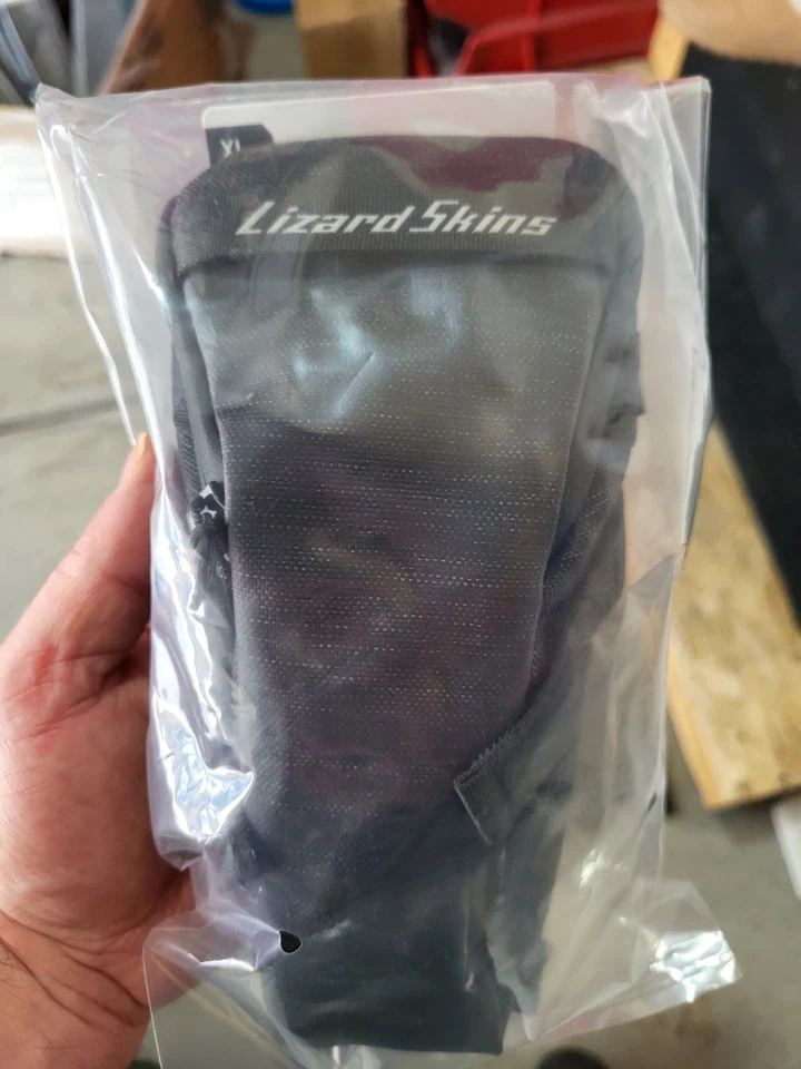 Bolsa de sillín Lizard Skins Mega Cache XL - Bolsa de bicicleta resistente al agua 1000D duradera Foto 1 de 3