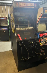 POLICE TRAINER ARCADE MACHINE by P&P MARKETING 1997 (Excellent) - Picture 1 of 1