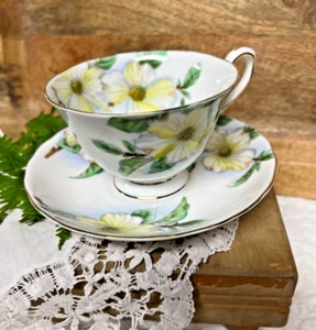 LOVELY Vintage HTF Tuscan Fine English Bone China Tea Cup & Saucer "Dogwood" - Picture 1 of 3