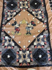 Trapunta patchwork cotone Disney Topolino Minnie vintage usata in ottime condizioni coperta completa - Foto 1 di 5