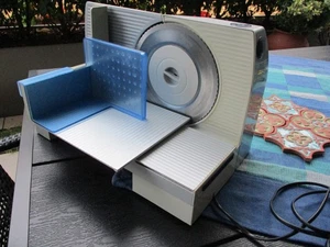 SIEMENS MS 70001/01 Allesschneider * Brotschneidemaschine, Typ AS8ST Silberfarbe - Bild 1 von 8