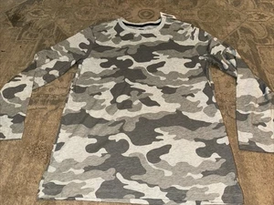 New Old Navy Long Sleeve Crew Neck Shirt Gray Camo Youth Boys Sz XL 14-16 - Picture 1 of 4