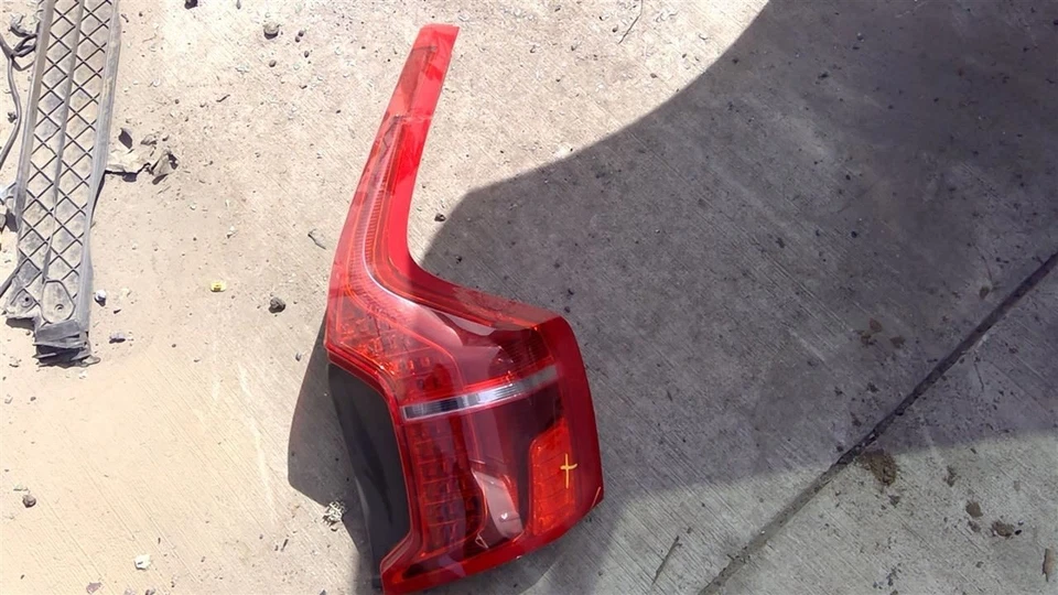 Passenger Right Tail Light Fits 16-22 VOLVO XC90 649641 - Image 1 of 4