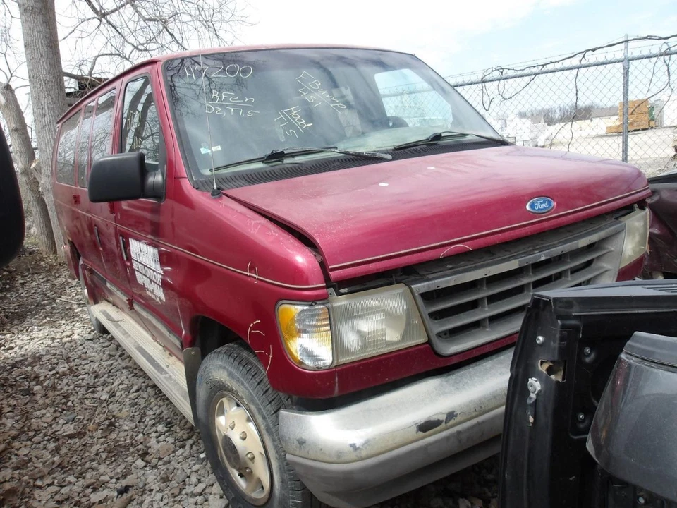 Radiator 8-302 Standard Cooling Fits 92-94 FORD E150 VAN 2081973 — 第 1/4 张图片