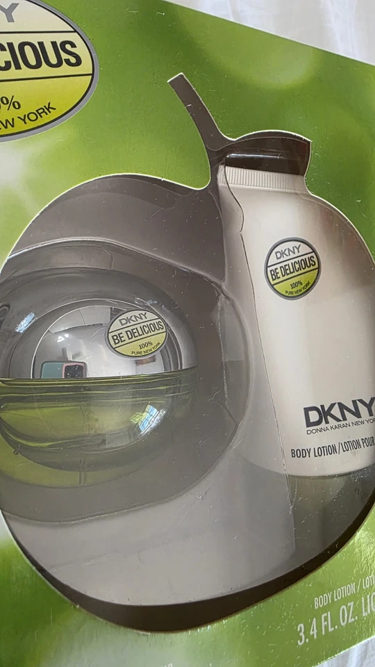 Be Delicious by DKNY Set de Regalo 1.7 OZ Perfume EAU + 3.4 FL Loción Corporal Nuevo En Caja Foto 1 de 4